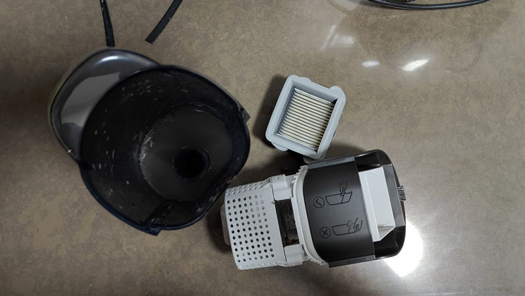 הסוף לספונג'ה? מבחן שואבים שוטפים אלחוטיים הסוף לספונג'ה? מבחן שואבים שוטפים אלחוטיים